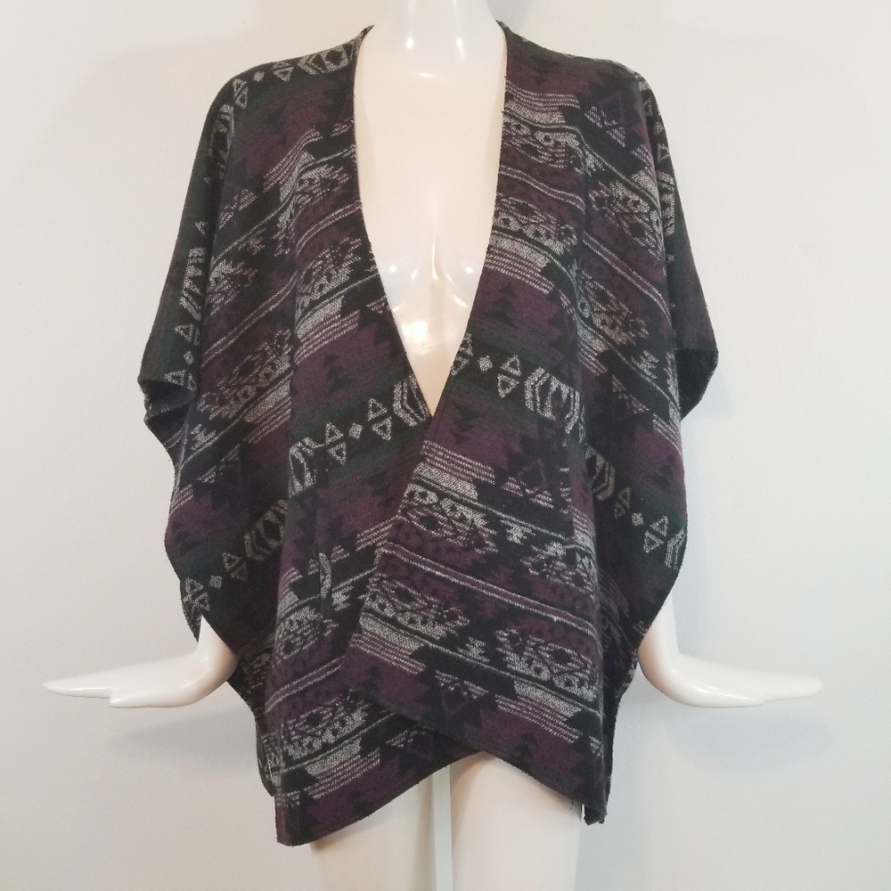 Ellison Aztec Print Blanket Poncho Pockets Medium